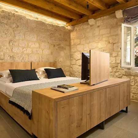 Guest house History Hvar 1529