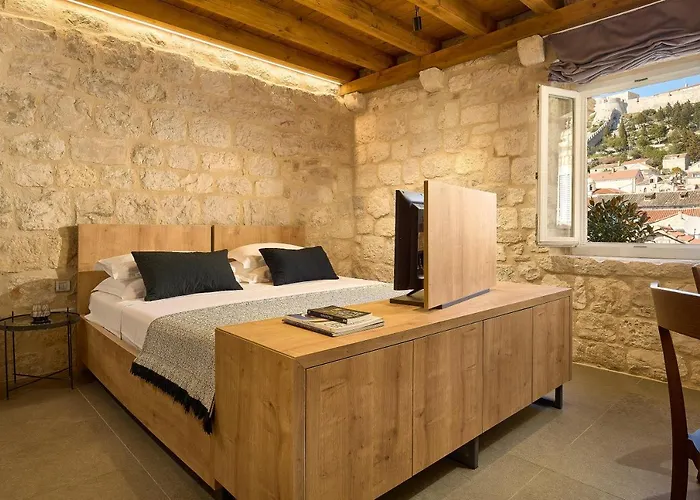 Pensionat History Hvar 1529