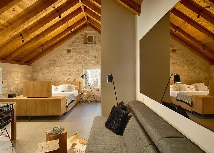 Pensionat History Hvar 1529