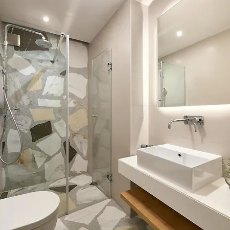 History Hvar 1529 4* هفار