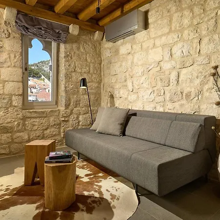 History Hvar 1529 4* هفار