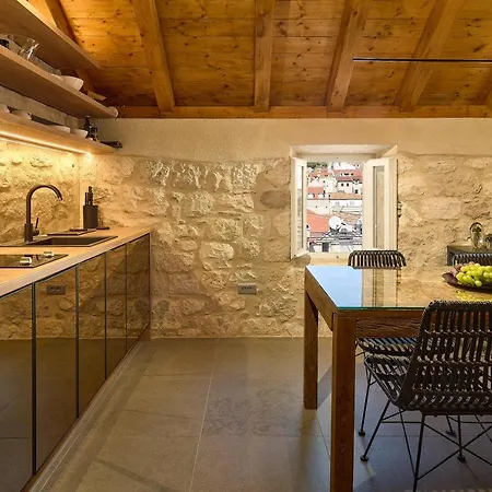 History Hvar 1529 بيت ضيافة هفار